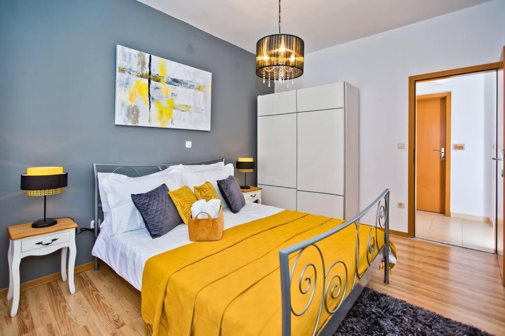 Apartman Tino With Two Sunny Terace Hvar Town Exterior foto